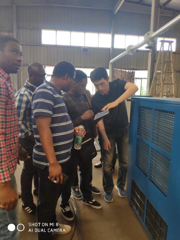 相互信任是關(guān)鍵，權(quán)偉螺桿空壓機運行被編入客戶機器程序