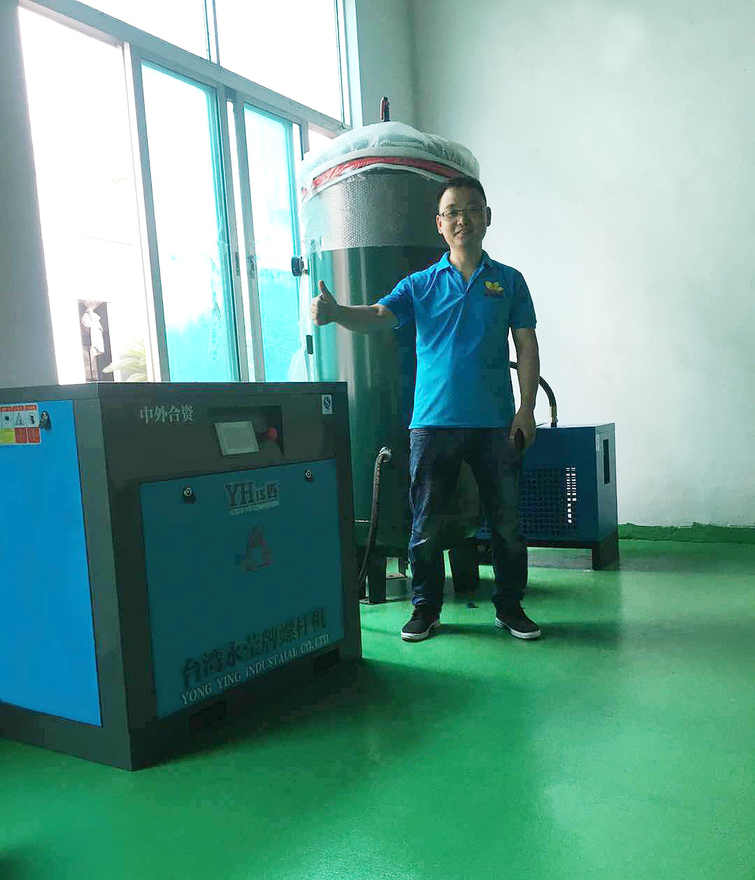 權偉節(jié)能螺桿空壓機 權偉節(jié)能螺桿空壓機