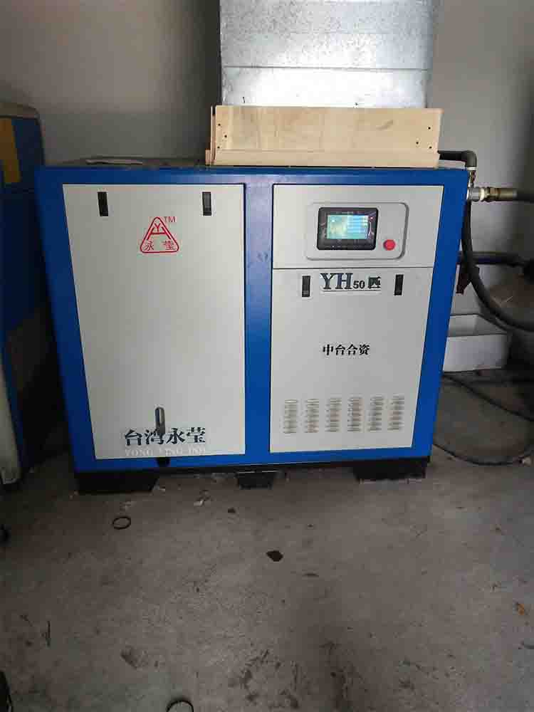 永瑩工頻37KW/50匹螺桿空壓機(jī) 永瑩工頻37KW/50匹螺桿空壓機(jī)