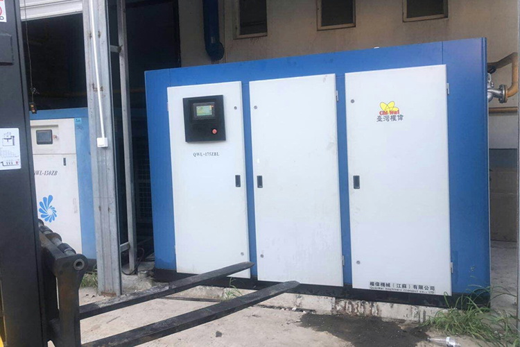 權(quán)偉螺桿空壓機(jī) 權(quán)偉螺桿空壓機(jī)